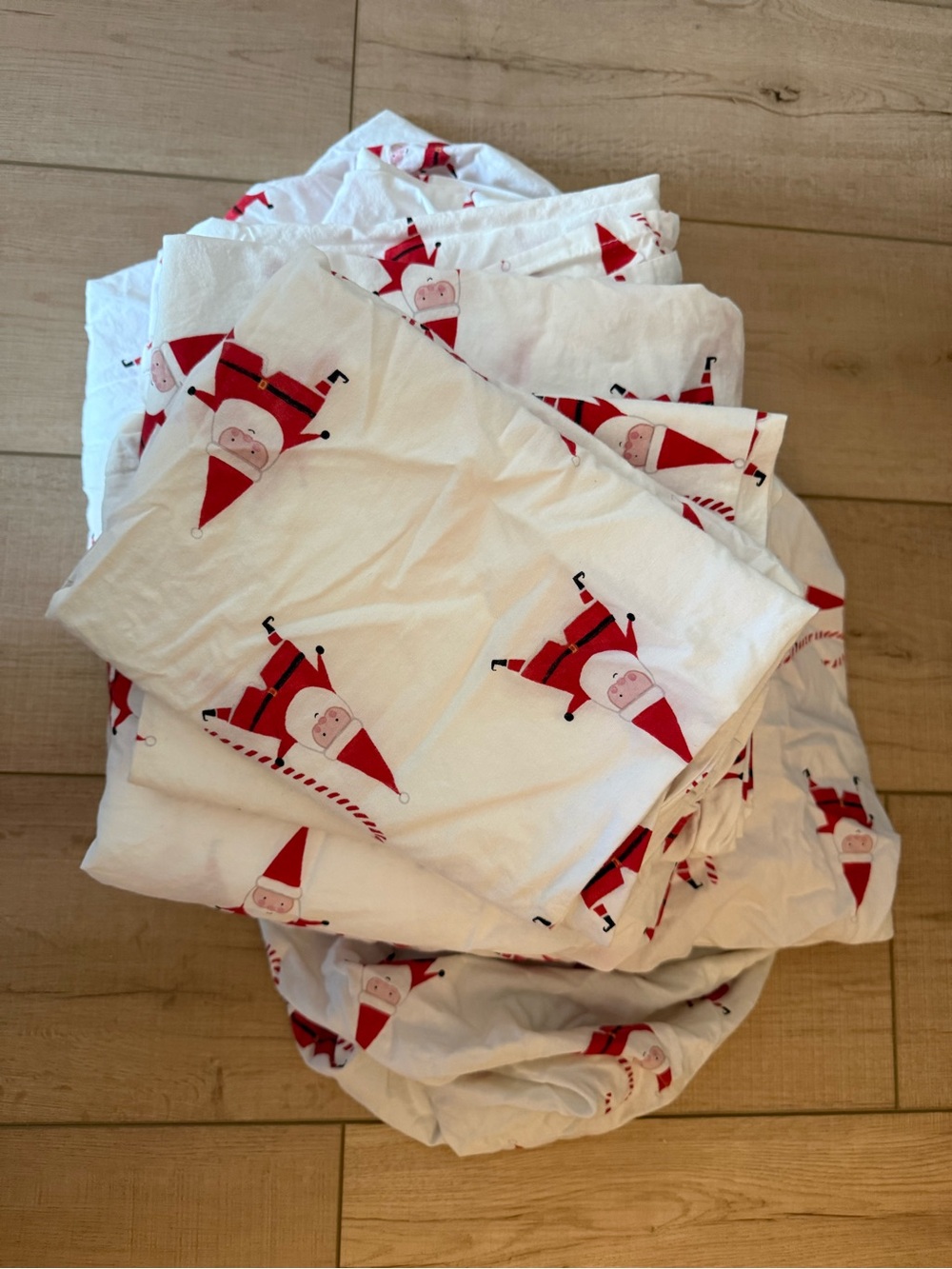 West Elm Kids Santa Sheet Set Full